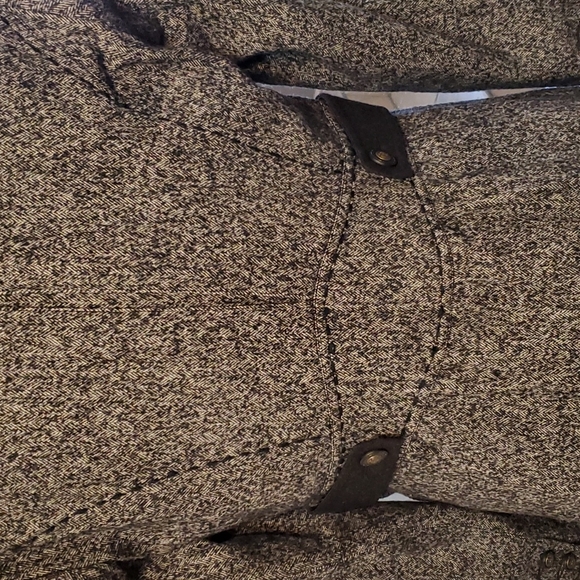 CAbi B/W Wool Blend Riding Jacket with Great Details, Sz 8 - Picture 12 of 16